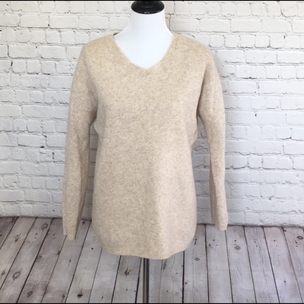 Lambswool V-Neck Beige Sweater Medium